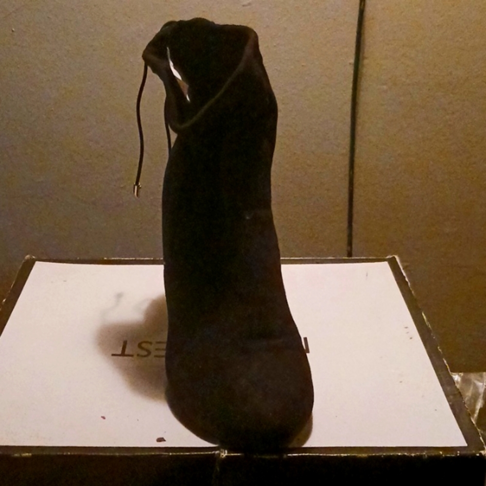 Shoes - Picture 2 of 3